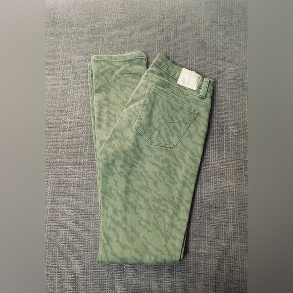 Calvin Klein Ultimate Skinny Winterberry Camo & Green Camo Jeans - Set of 2 - Picture 12 of 16